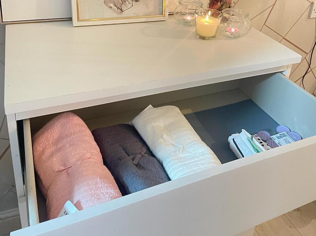 Happy Place With Kitchenette- Female Only ลอนดอน ภายนอก รูปภาพ