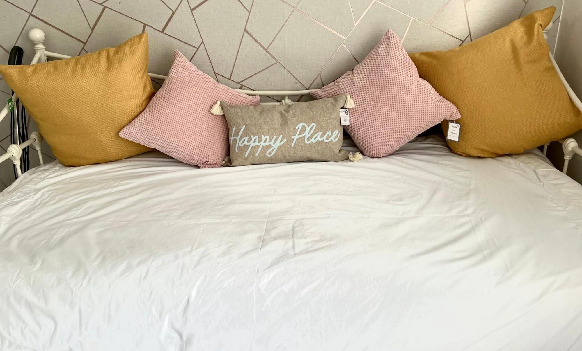 Happy Place With Kitchenette- Female Only ลอนดอน ภายนอก รูปภาพ